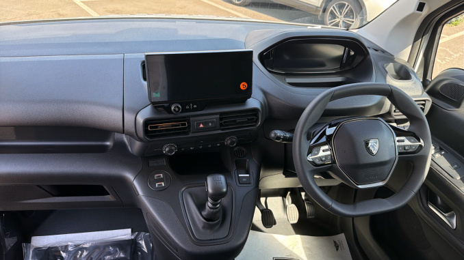 Peugeot Partner M Diesel 1.5 BlueHDi 100 Asphalt Van - Image 10